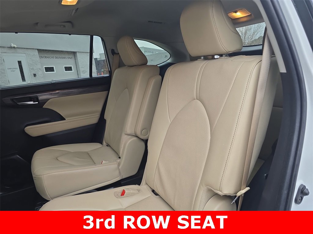 Used 2024 Toyota Highlander Limited image 15