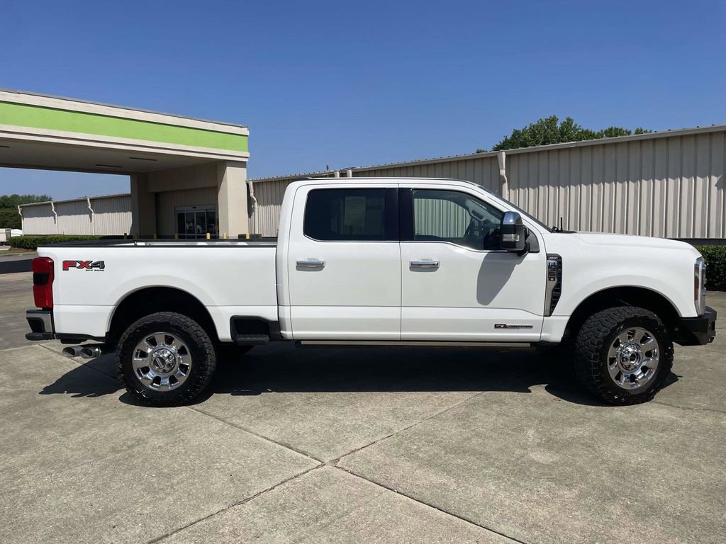 Used 2025 Ford F350 Lariat w/ Lariat Ultimate Package AWD/4WD image 2