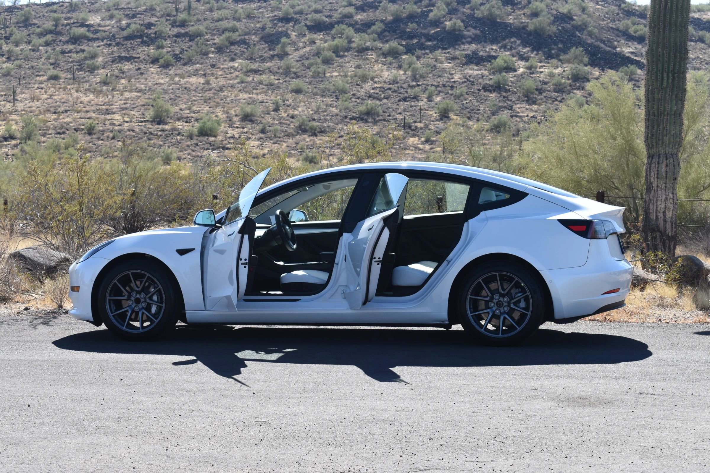 Used 2021 Tesla Model 3 Standard Range Plus image 7