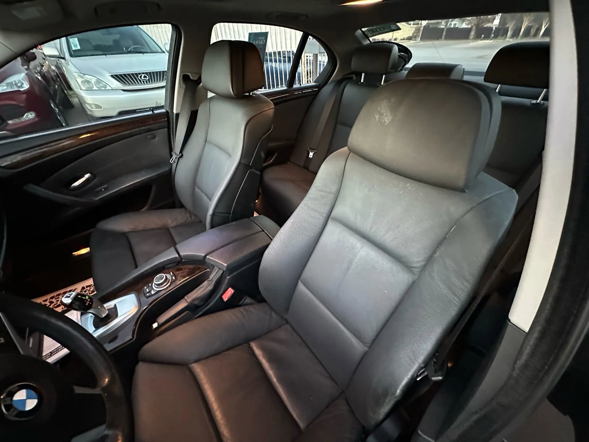 Used 2010 BMW 528i xDrive Sedan image 32