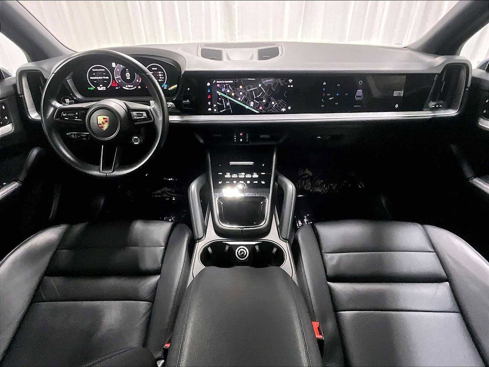 Used 2024 Porsche Cayenne image 17