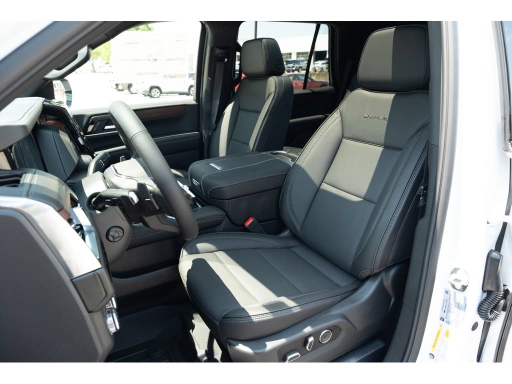 New 2026 GMC Yukon Denali w/ Sun & Power Step Package AWD/4WD image 12