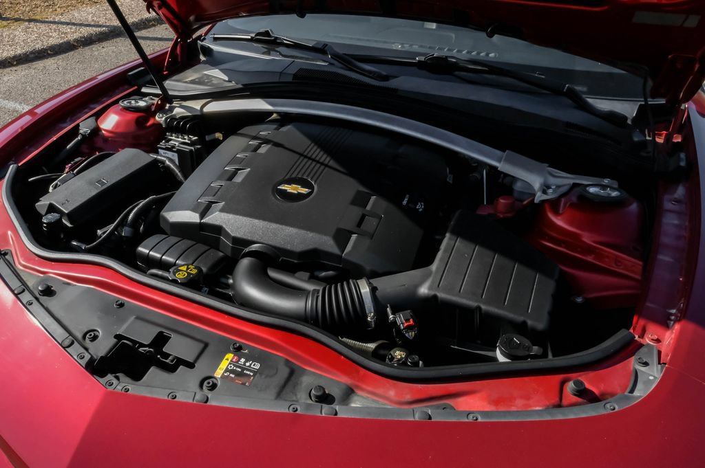 Used 2015 Chevrolet Camaro LT RWD image 41