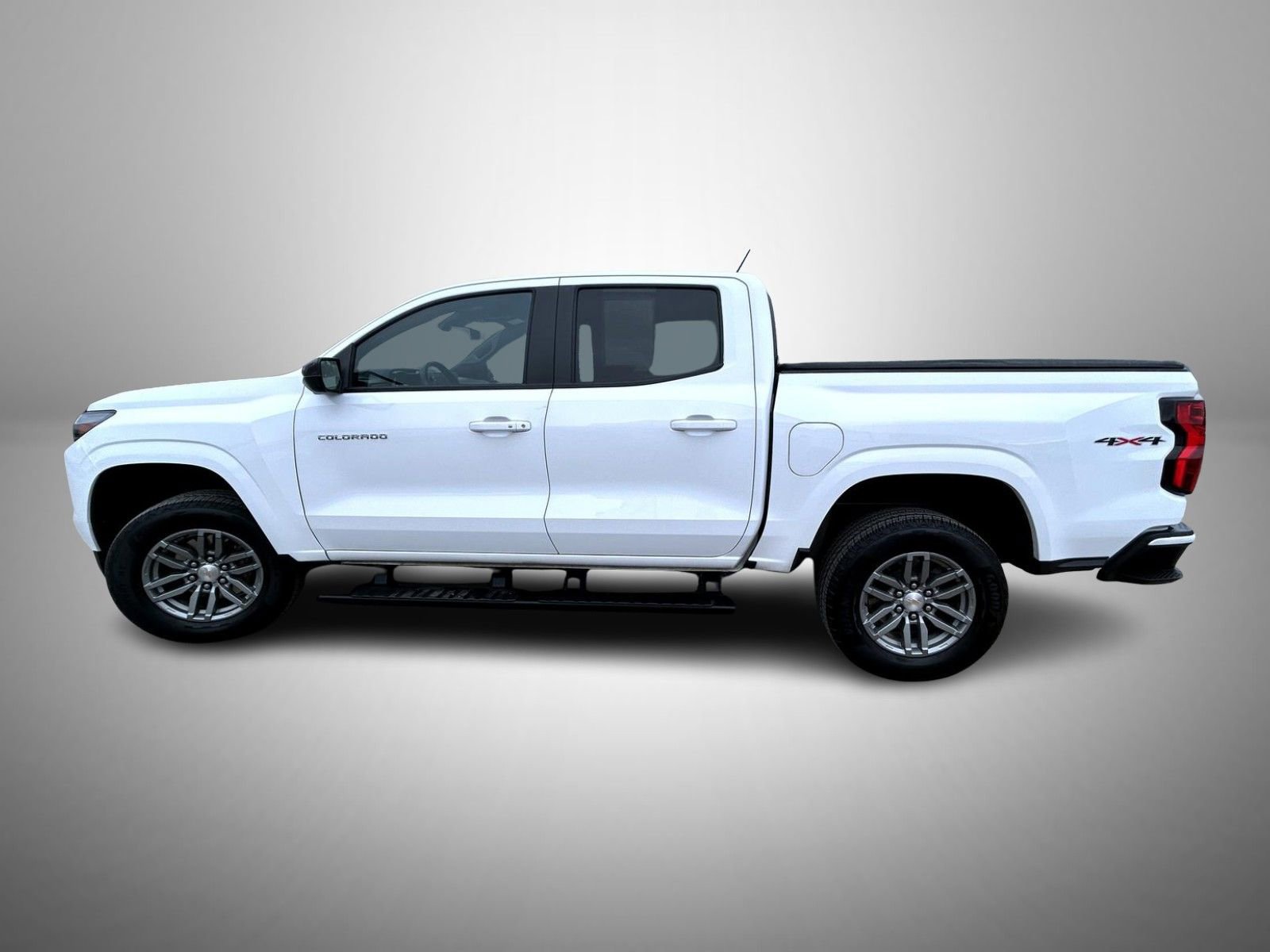 Used 2024 Chevrolet Colorado LT w/ LT Convenience Package image 8