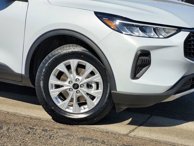 Used 2025 Ford Escape Active AWD/4WD image 9