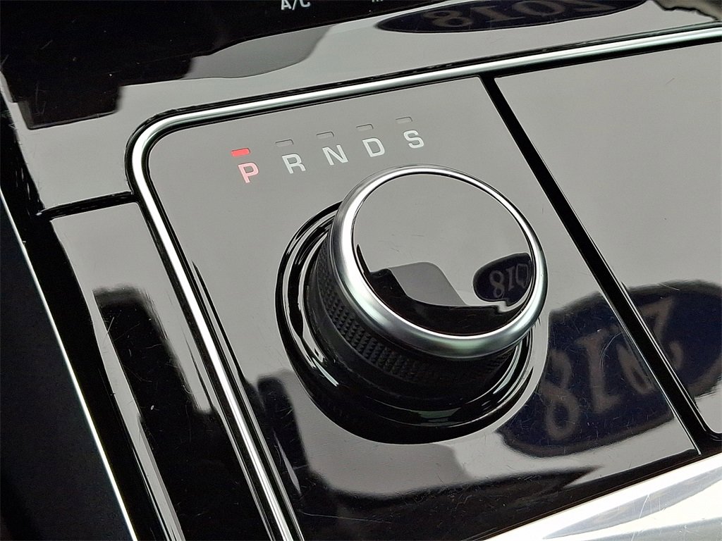 Used 2018 Land Rover Range Rover Velar S image 16