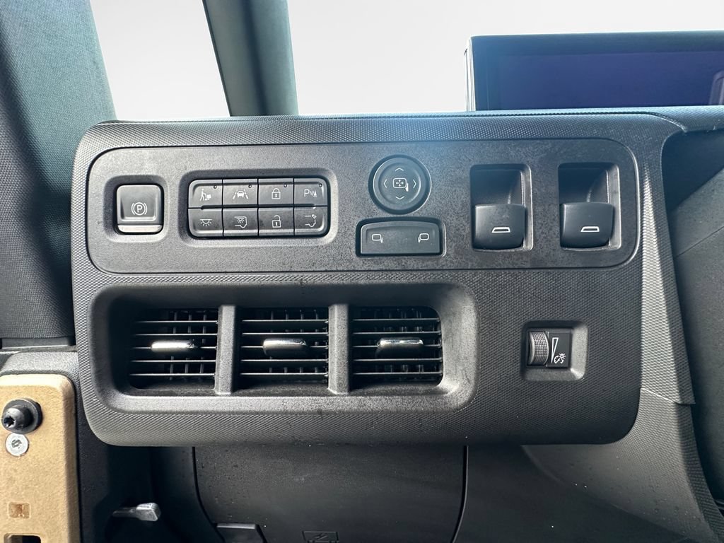 Used 2024 Chevrolet Brightdrop 600 w/ Commercial Equipment Package AWD/4WD image 14