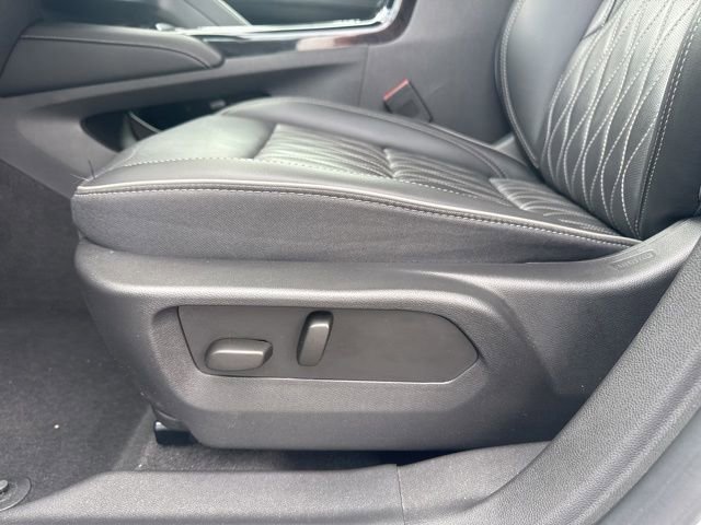 Used 2023 Buick Envision Avenir AWD/4WD image 20