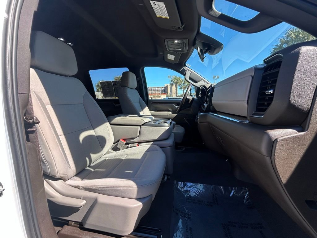 Used 2024 Chevrolet Silverado 3500 LT image 21