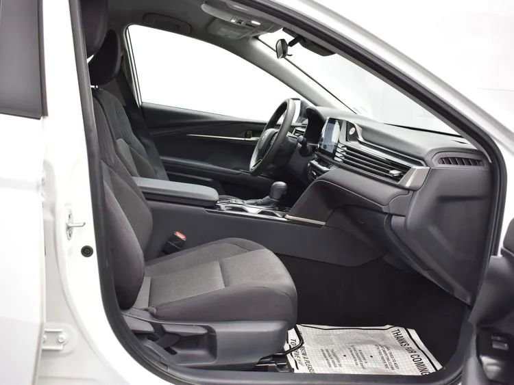 Used 2025 Toyota Camry LE image 17