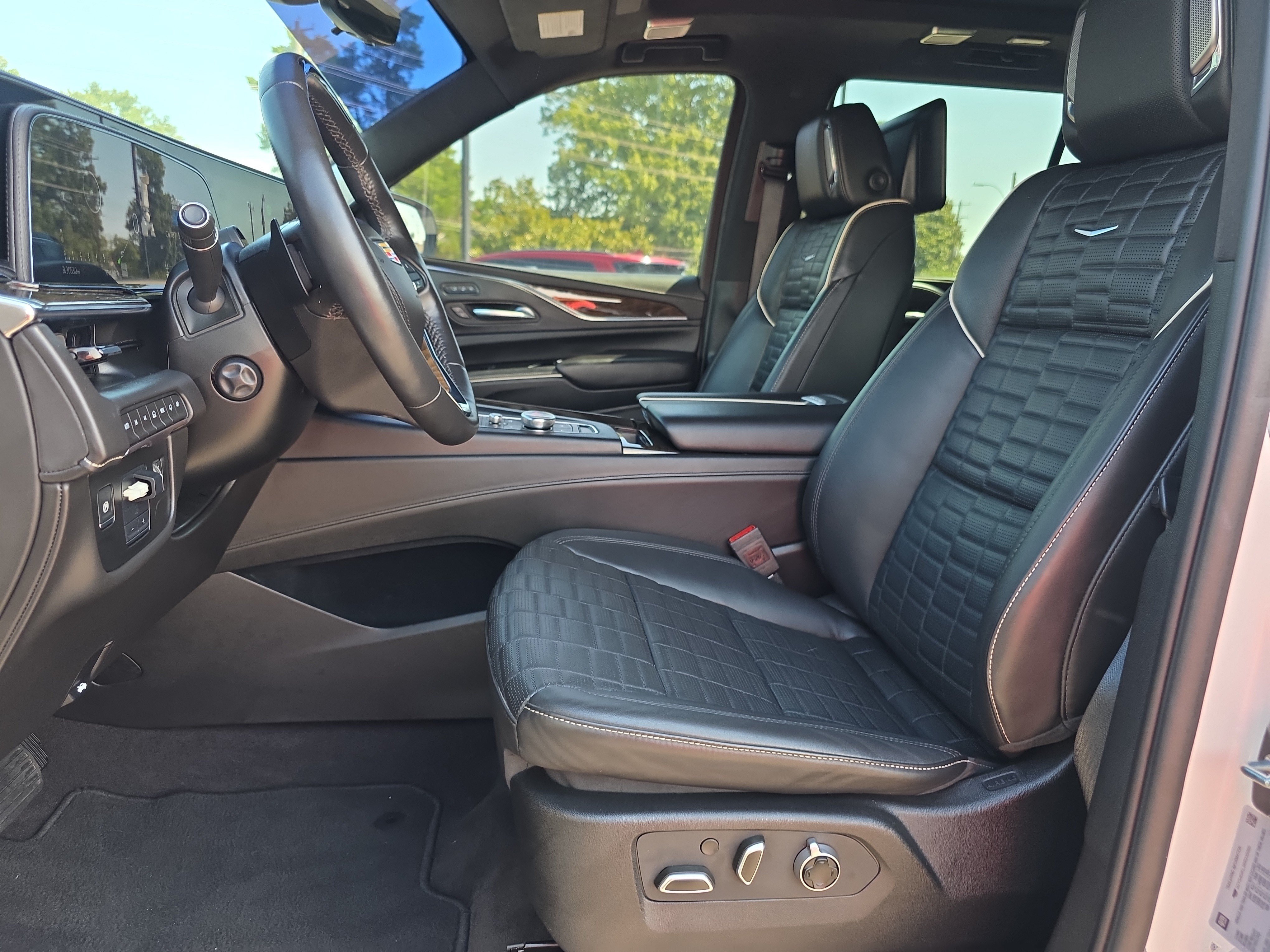 Used 2024 Cadillac Escalade Sport Platinum AWD/4WD image 10