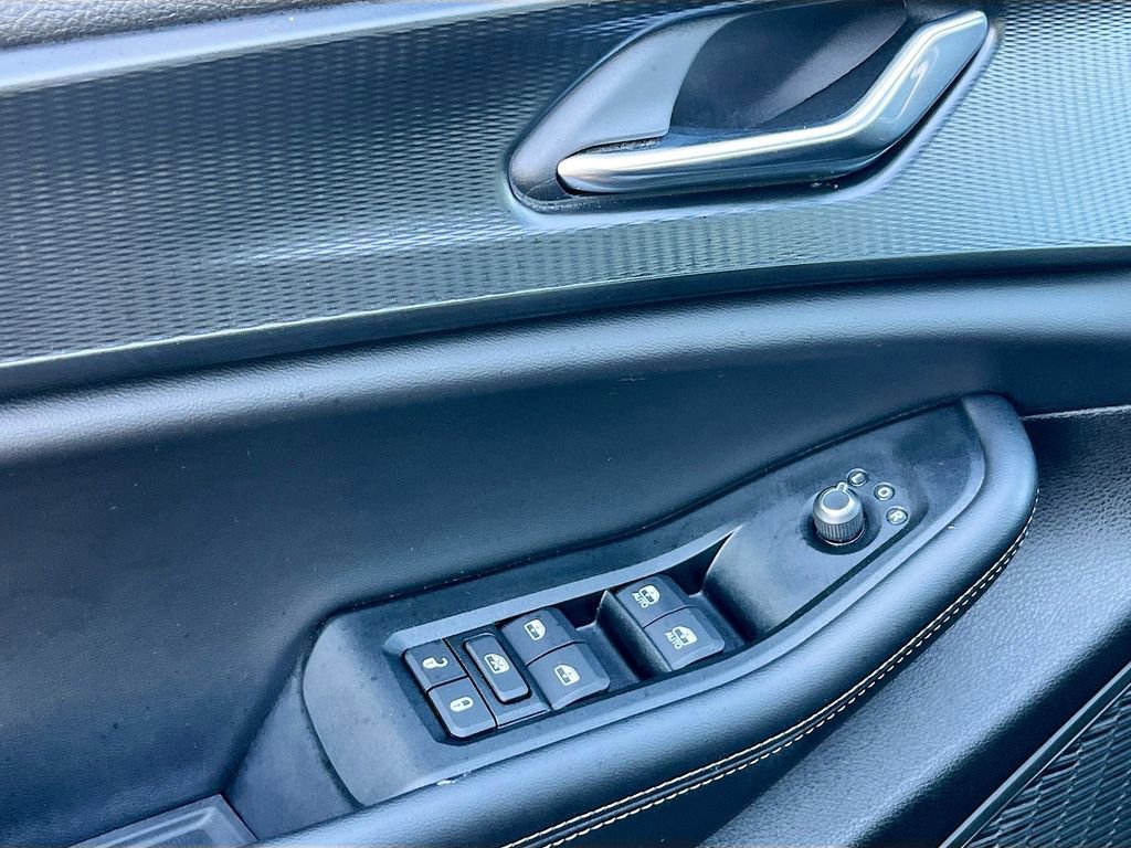 Used 2025 Jeep Grand Cherokee Laredo w/ Trailer Tow Package RWD image 17