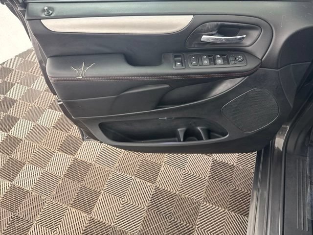 Used 2017 Dodge Grand Caravan GT FWD image 20
