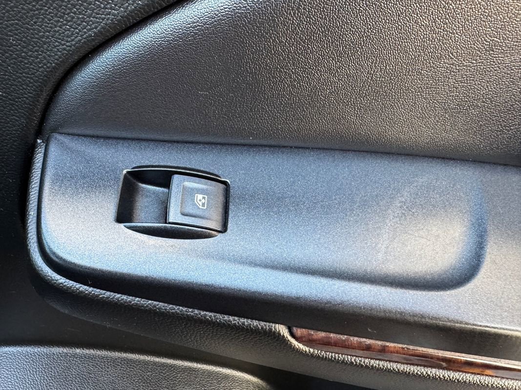 Used 2020 GMC Yukon SLE w/ SLE Value Package image 31