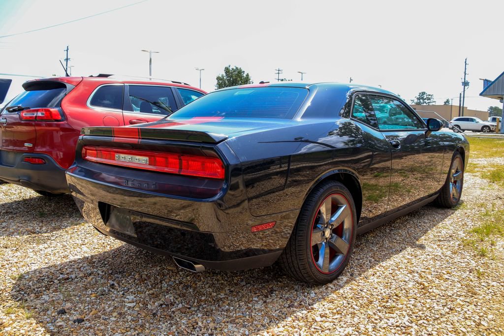 Used 2013 Dodge Challenger SXT RWD image 7
