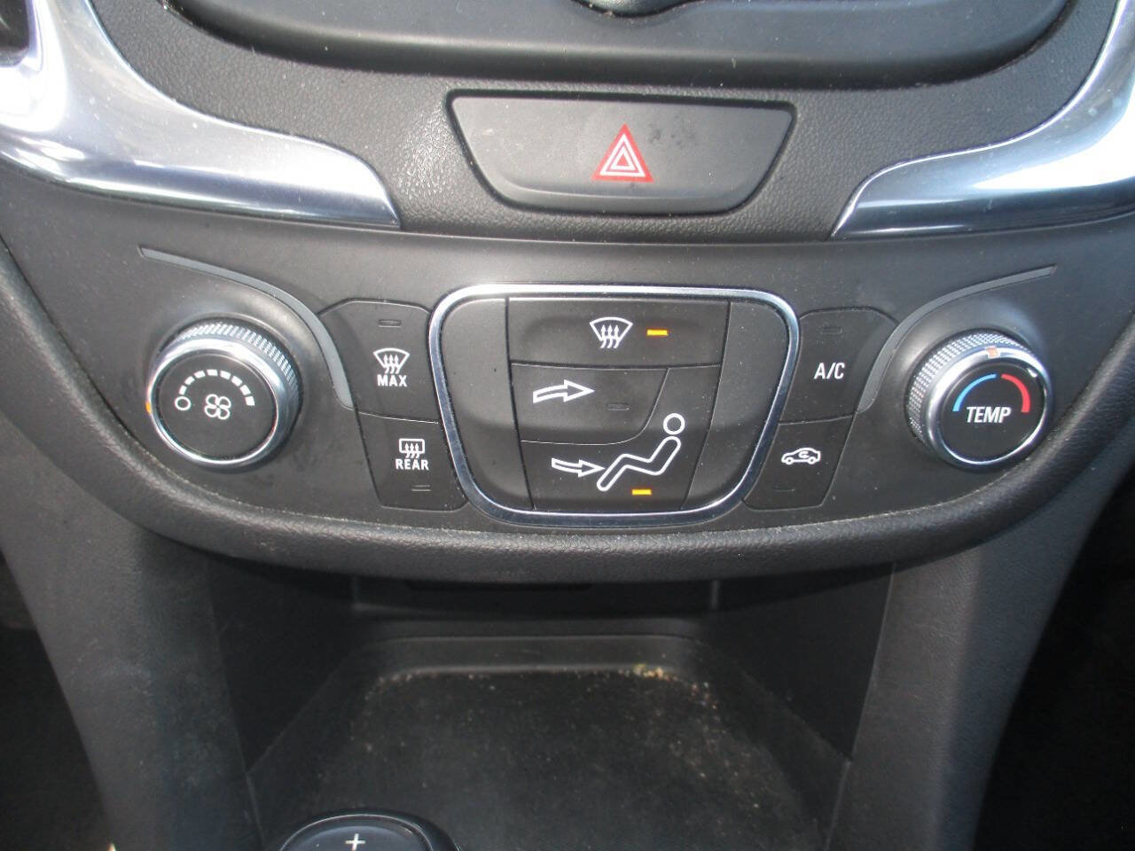 Used 2020 Chevrolet Equinox LT image 20