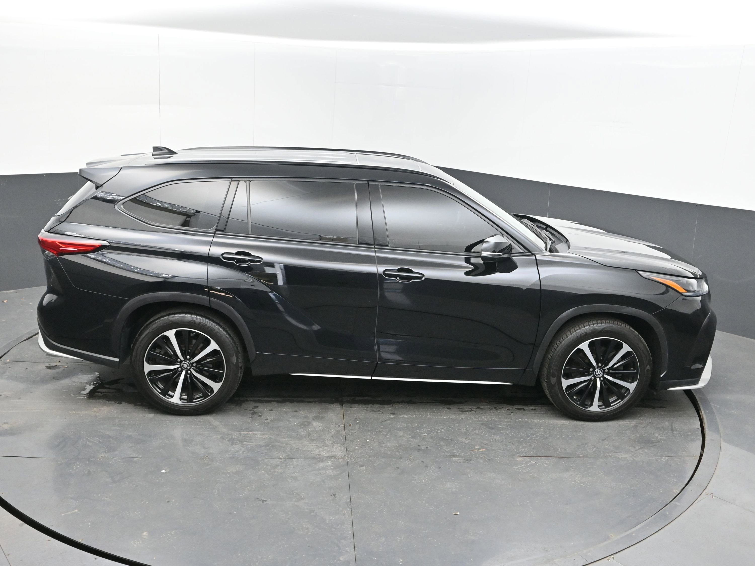Used 2022 Toyota Highlander XSE image 40