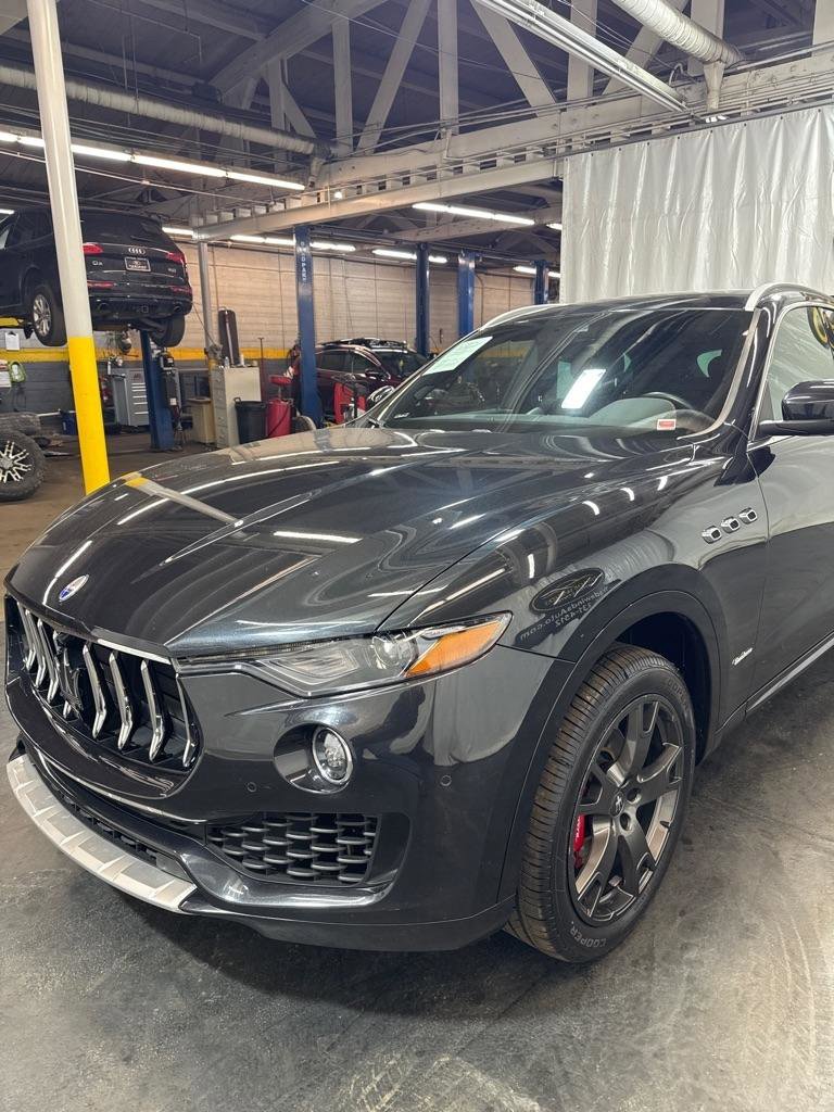 Used 2018 Maserati Levante GranLusso image 3