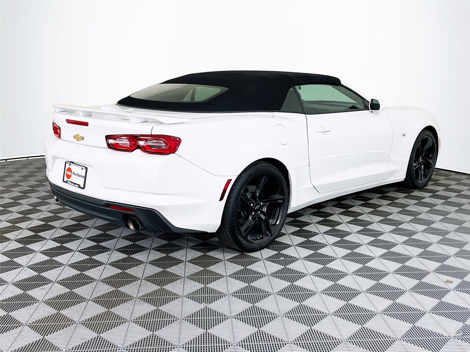 Used 2024 Chevrolet Camaro LT image 9