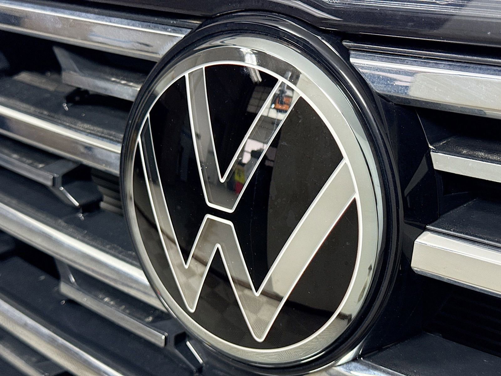 Used 2025 Volkswagen Atlas SEL image 31