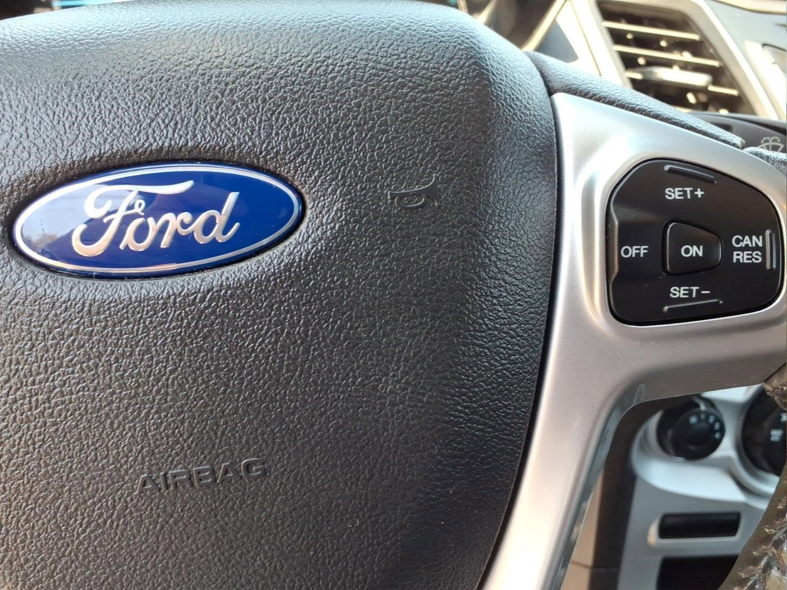 Used 2016 Ford Fiesta SE FWD image 25