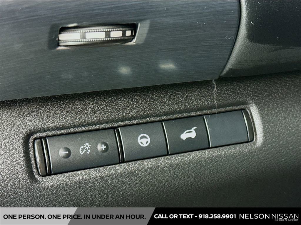 Certified 2025 Nissan Pathfinder SL image 10