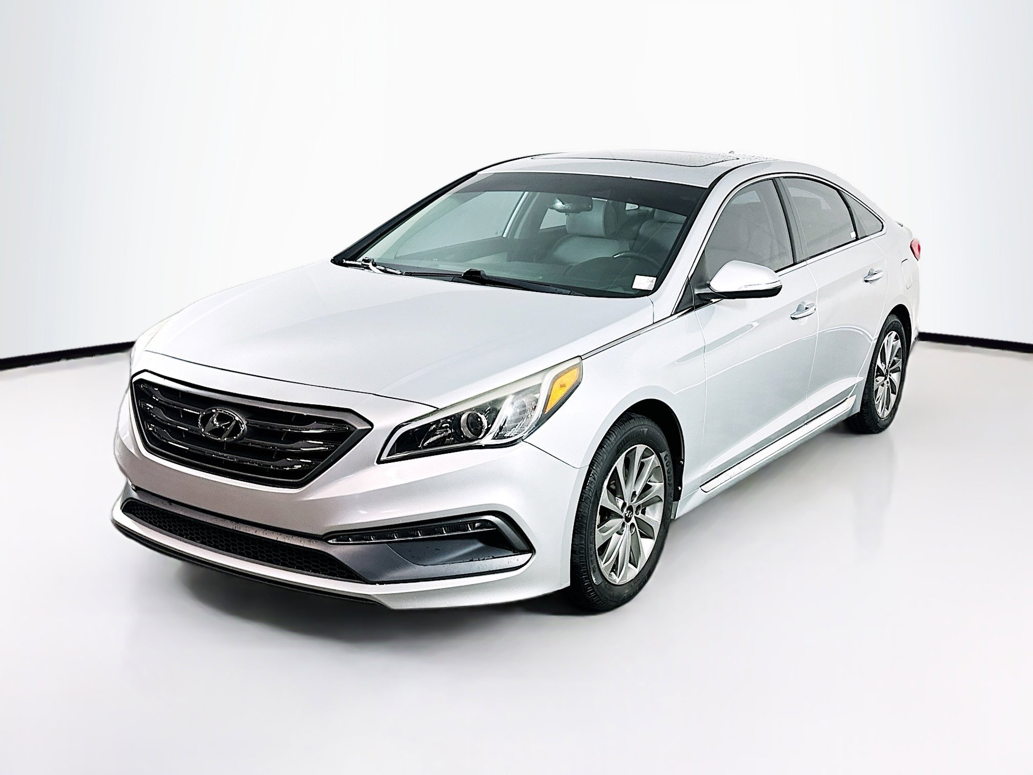 Used 2017 Hyundai Sonata Sport w/ Value Edition Package 02 FWD image 3