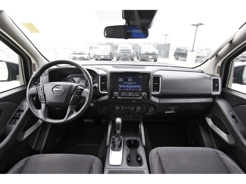 Used 2022 Nissan Frontier SV image 9