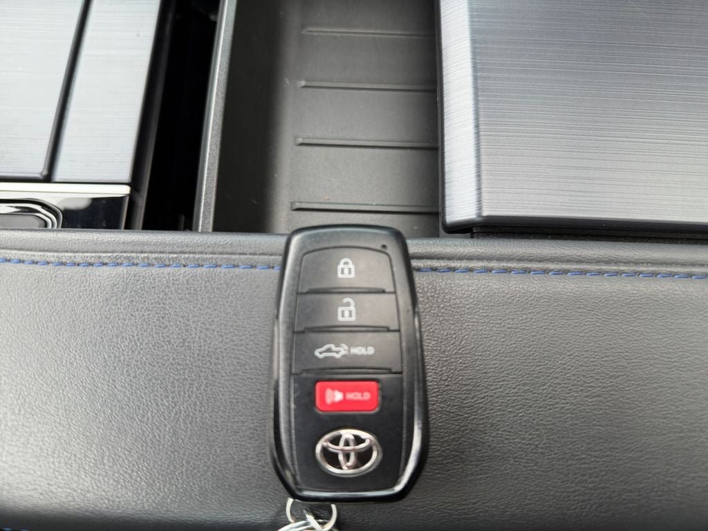 Used 2022 Toyota Tundra Platinum AWD/4WD image 34