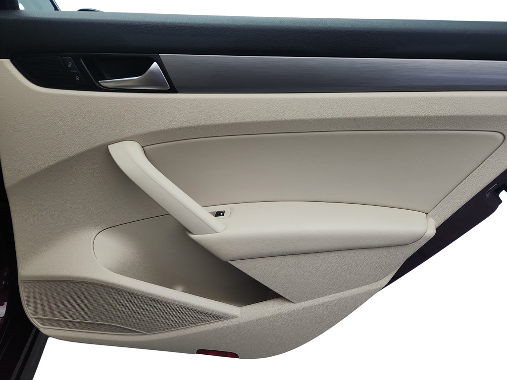 Used 2014 Volkswagen Passat TDI SE FWD image 27
