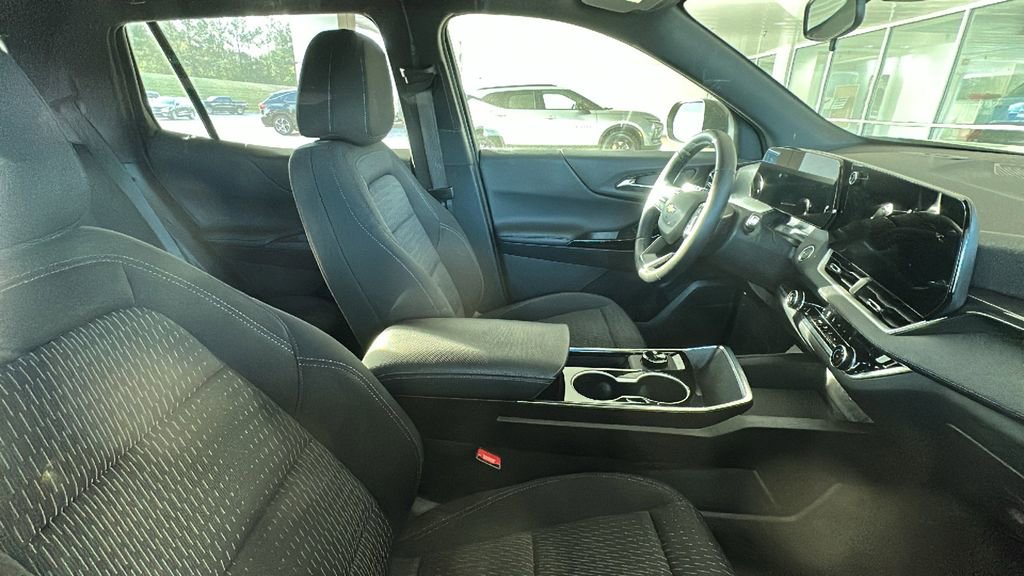 Used 2026 Chevrolet Equinox LT image 6