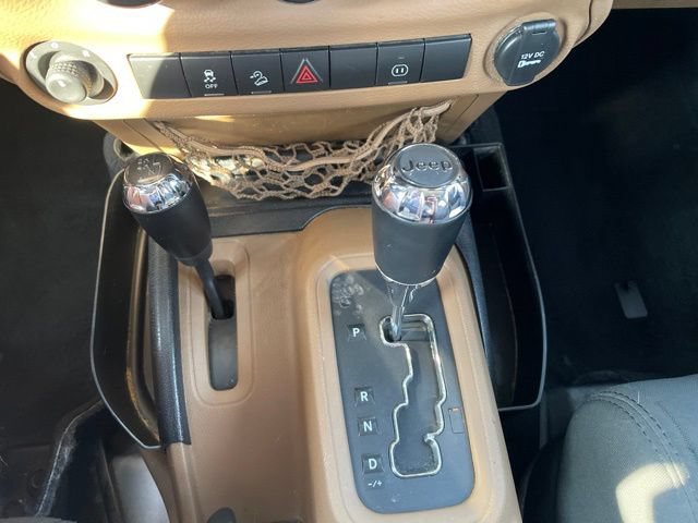 Used 2012 Jeep Wrangler Unlimited Sahara AWD/4WD image 16
