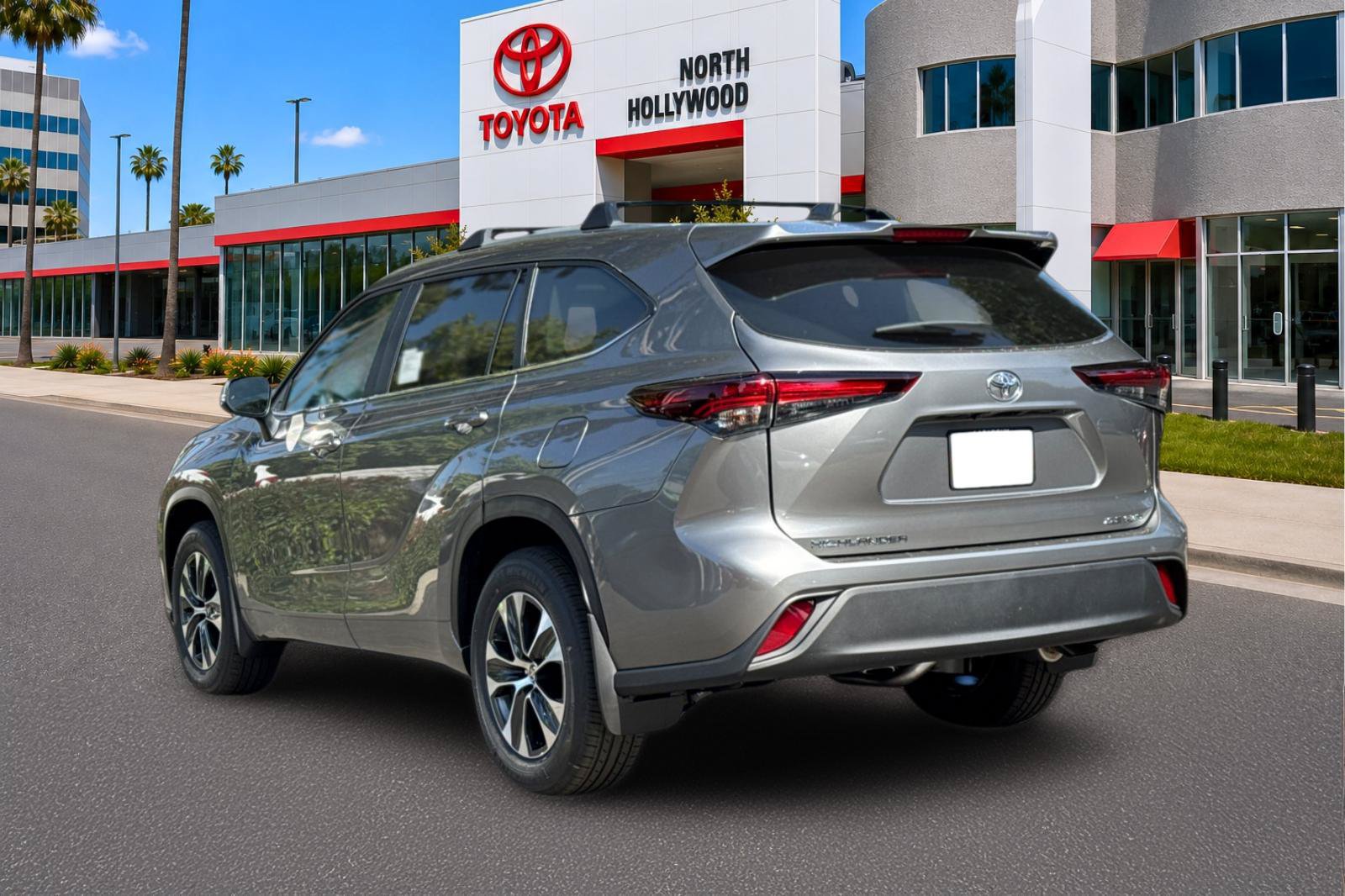 New 2026 Toyota Highlander XLE AWD/4WD image 3