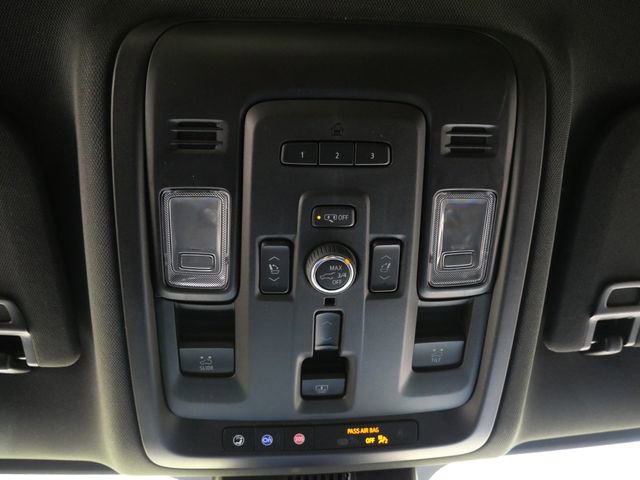 Used 2024 GMC Yukon AT4 w/ AT4 Premium Plus Package AWD/4WD image 15