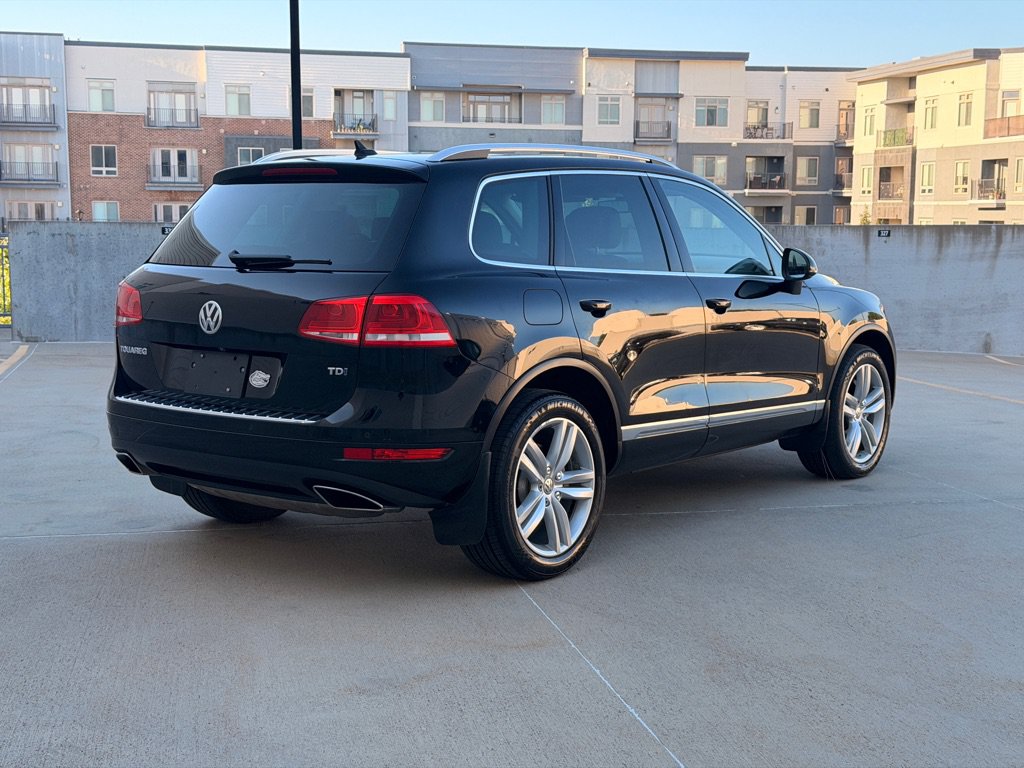 Used 2013 Volkswagen Touareg TDI AWD/4WD image 3
