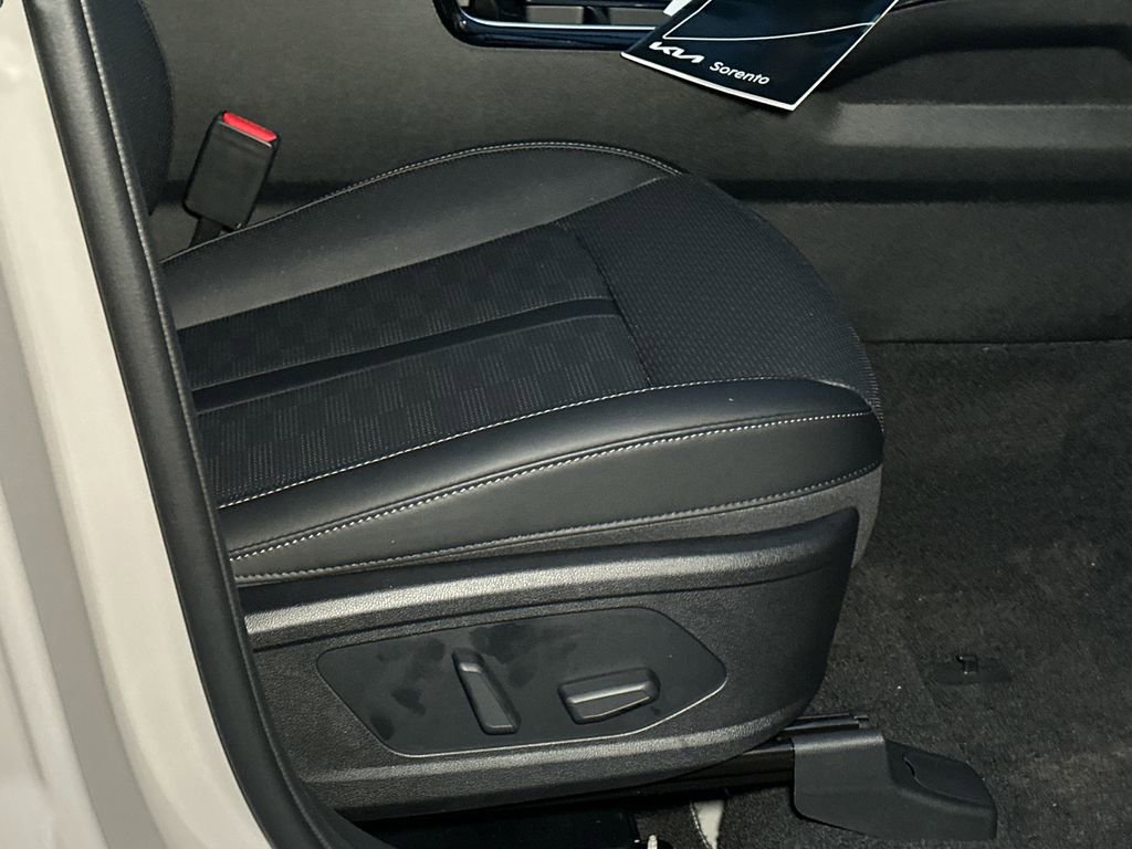 New 2026 Kia Sorento SX image 14