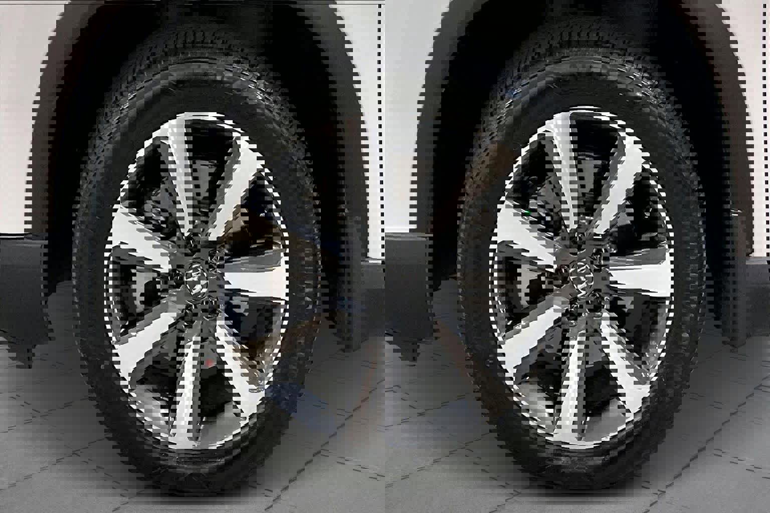 Used 2025 Honda Pilot Elite image 10