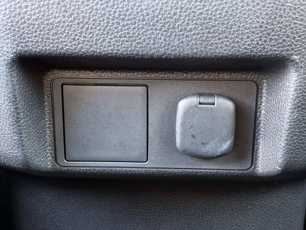 Used 2024 Toyota Tacoma SR5 AWD/4WD image 18