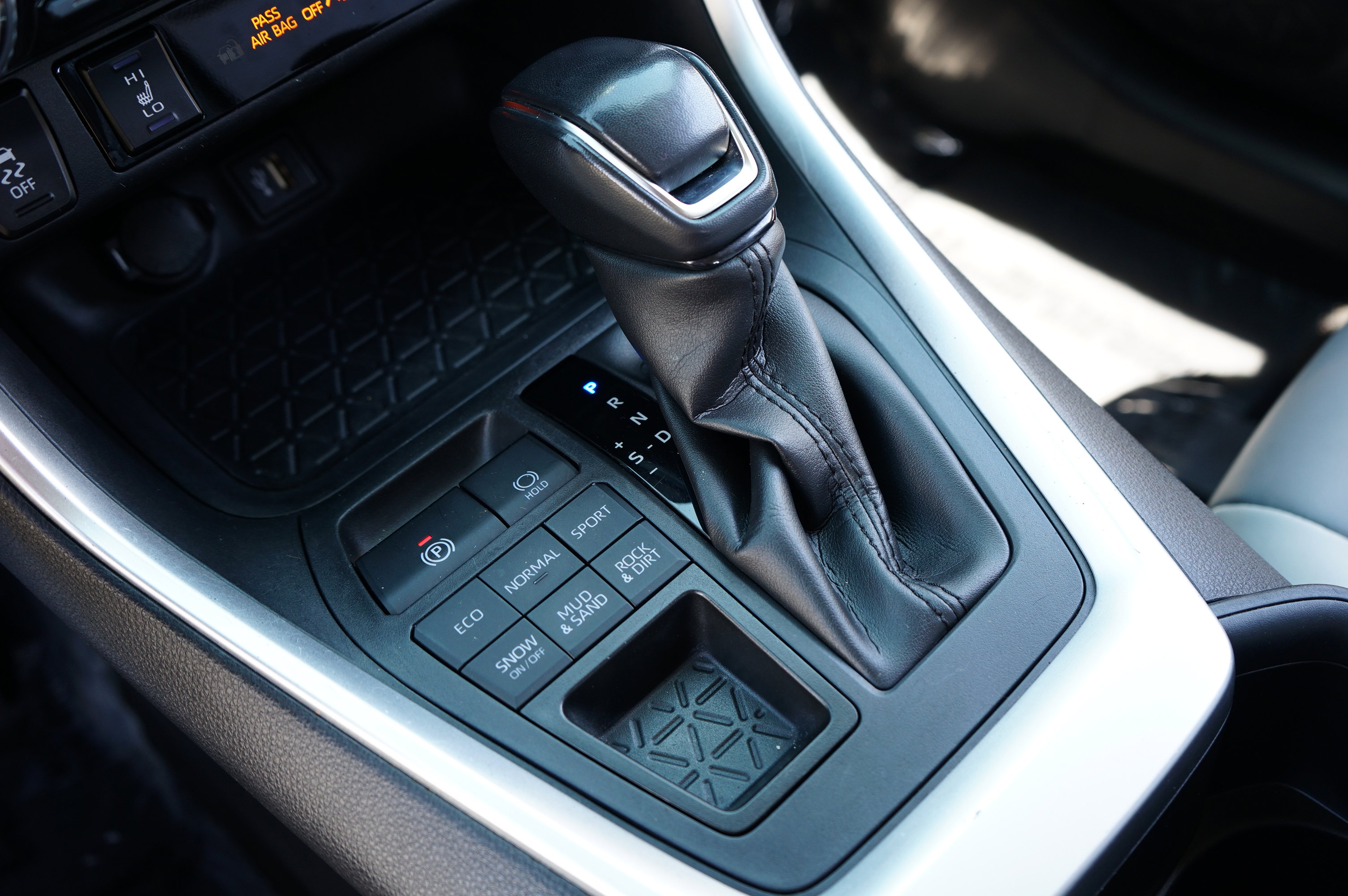 Used 2023 Toyota RAV4 XLE Premium image 21