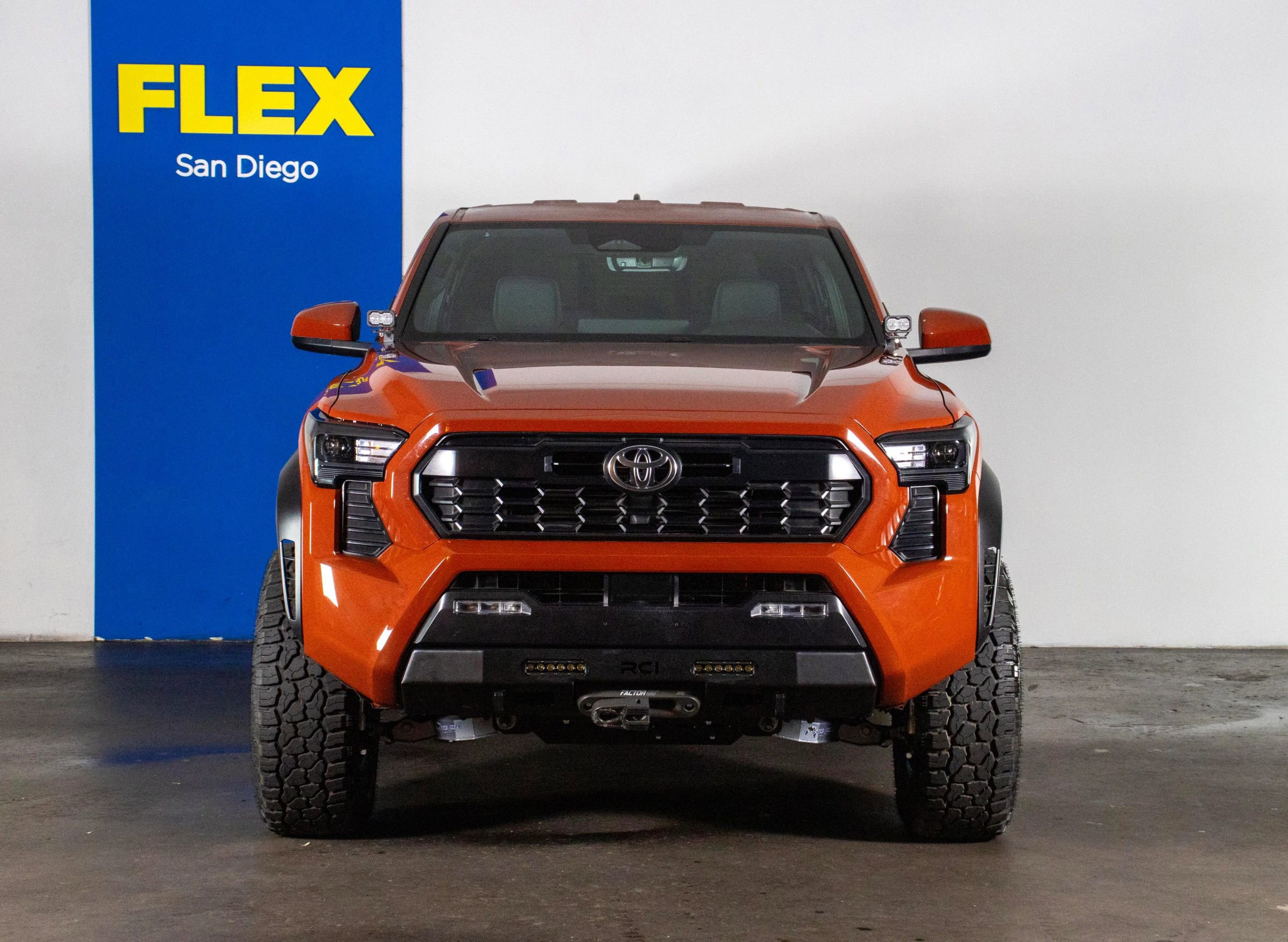 Used 2025 Toyota Tacoma TRD Off-Road image 2