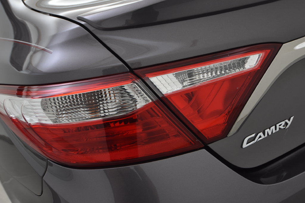 Used 2017 Toyota Camry SE FWD image 35