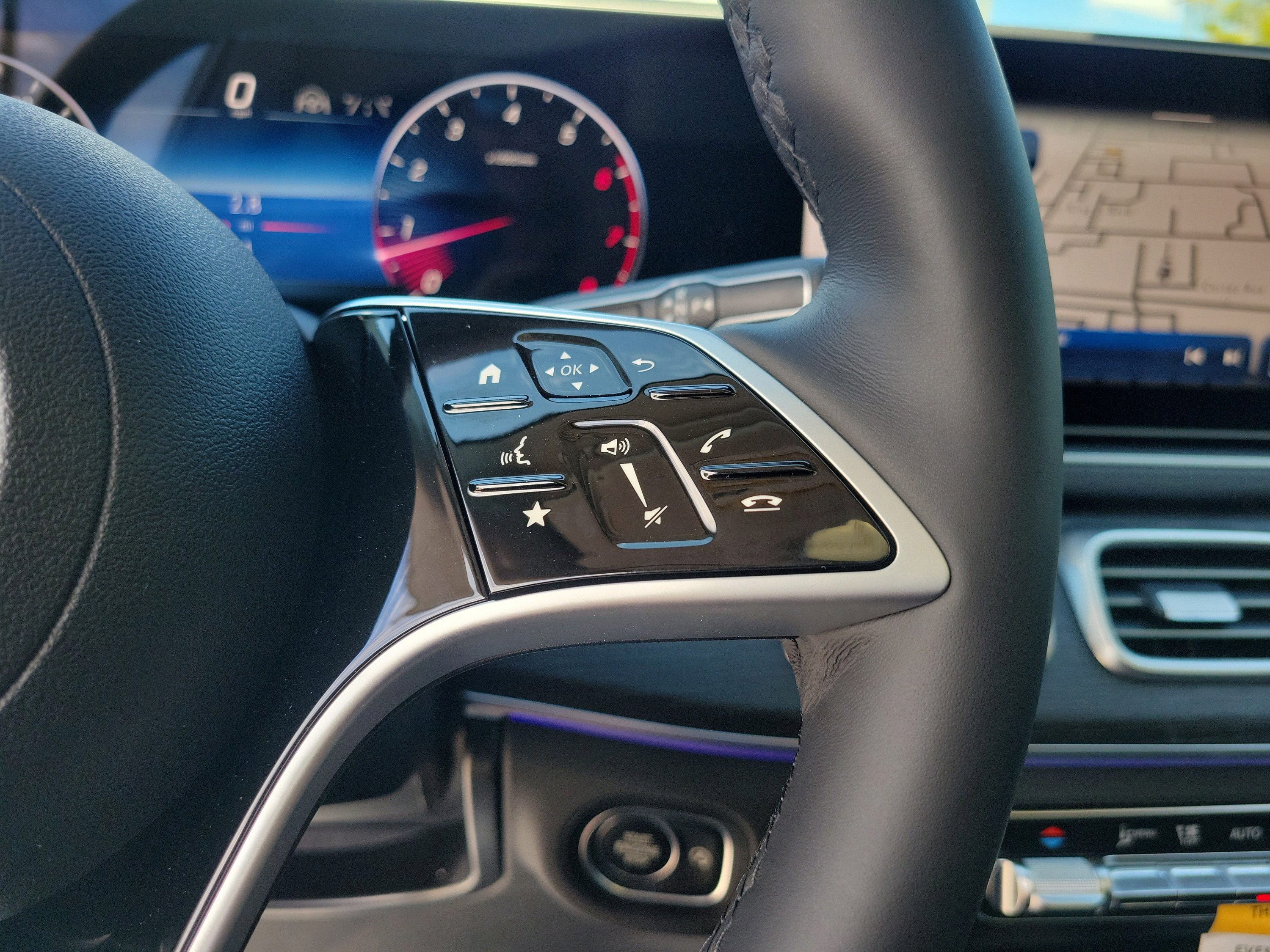 New 2026 Mercedes-Benz GLS 450 4MATIC image 25