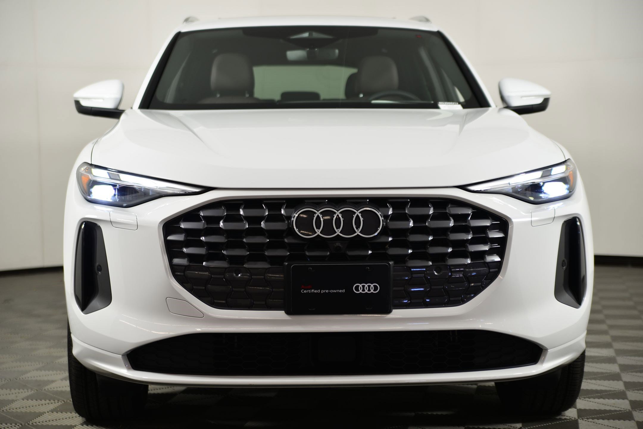 Certified 2025 Audi Q5 Premium w/ Convenience Package image 5