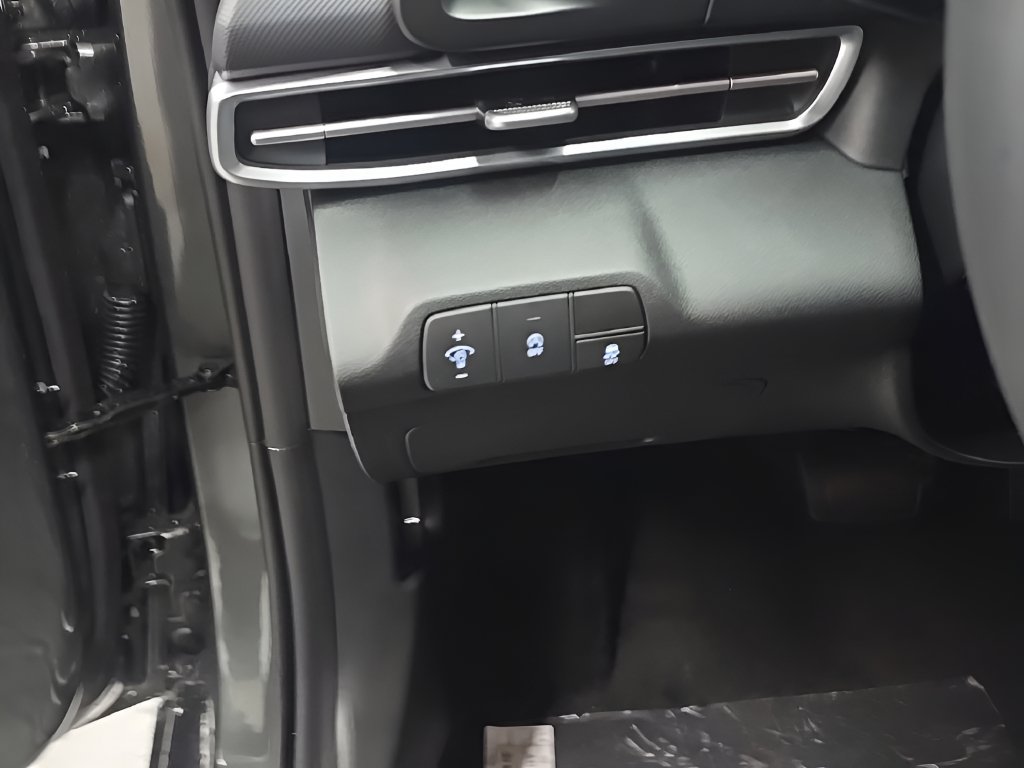New 2026 Hyundai Elantra SE FWD image 12