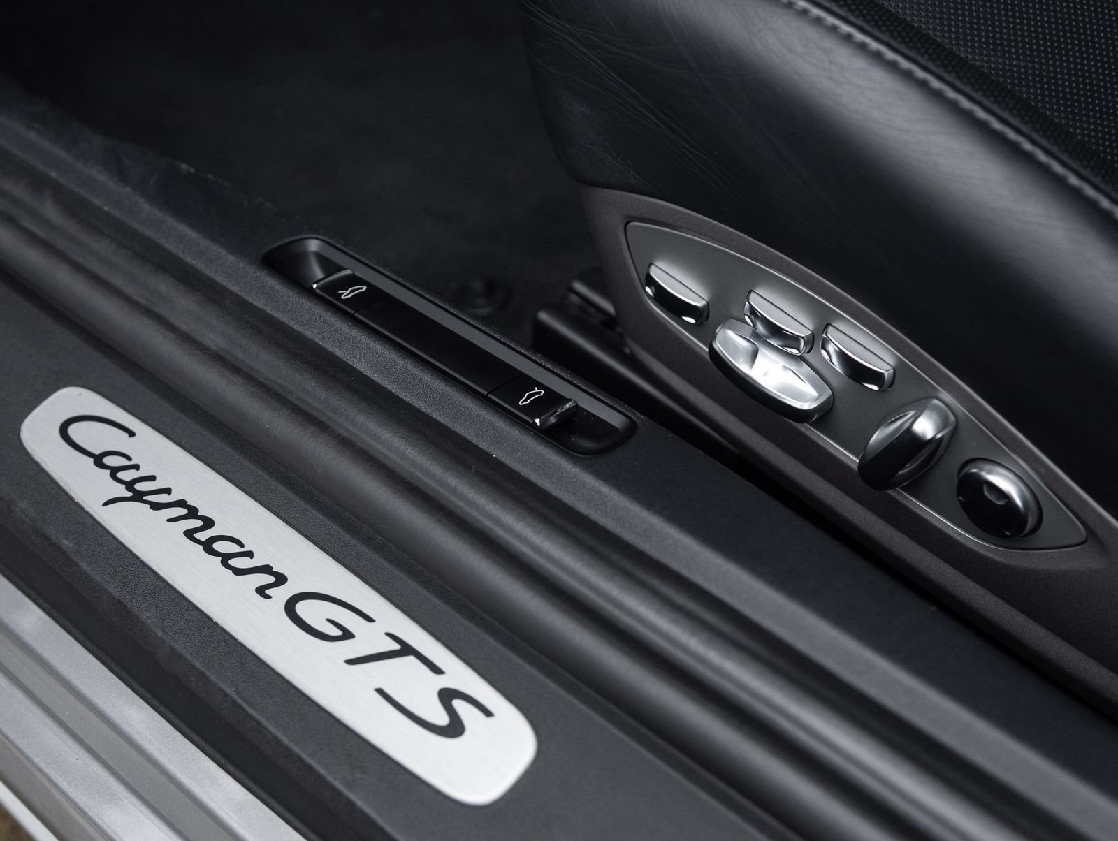Certified 2022 Porsche 718 Cayman GTS RWD image 22