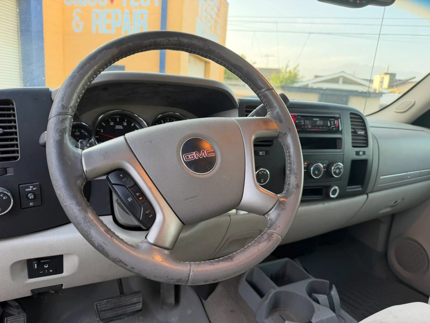 Used 2007 GMC Sierra 2500 SLE w/ Z71 Off-Road Package AWD/4WD image 11