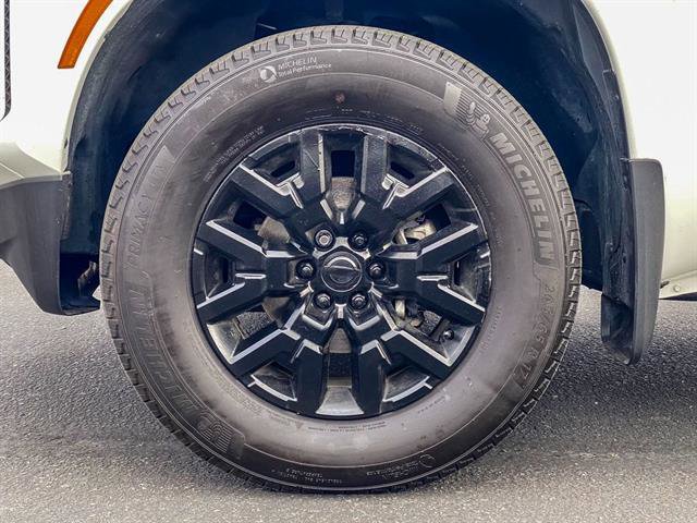 Used 2023 Nissan Frontier SV w/ SV Convenience Package image 9