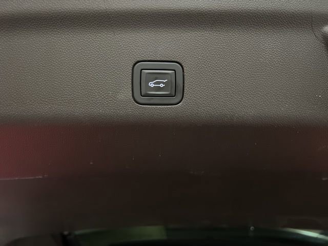 Used 2023 GMC Yukon XL SLT w/ SLT Luxury Package image 70