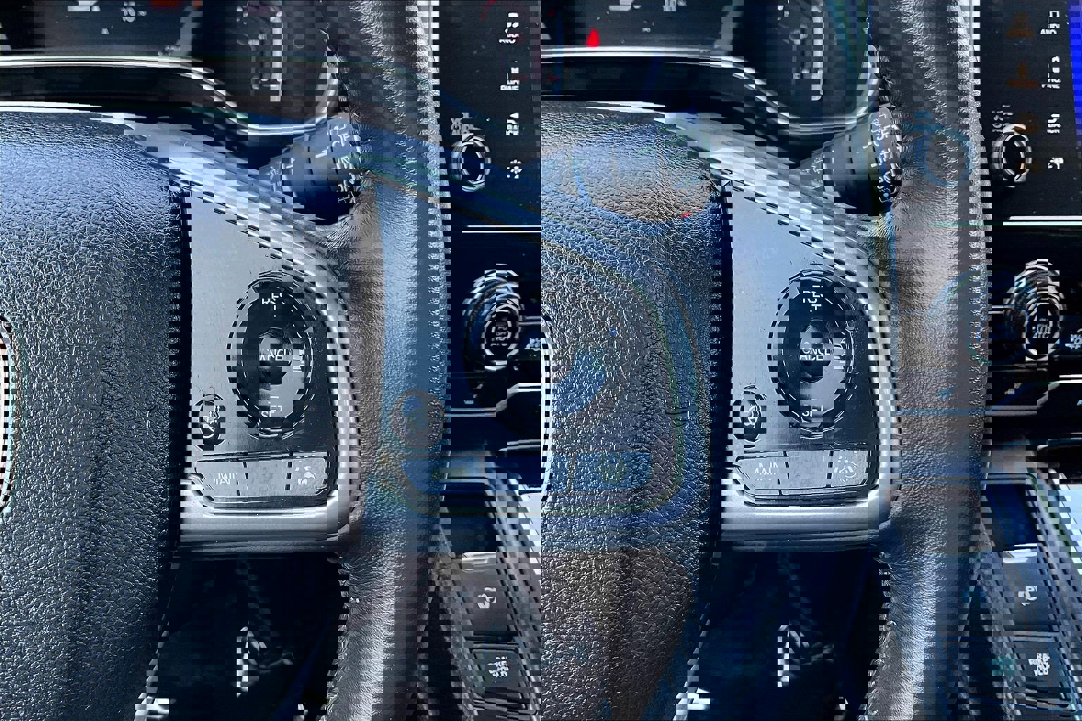 Used 2020 Honda CR-V Touring image 18