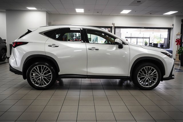 Used 2024 Lexus NX 300h AWD w/ Luxury Package image 5